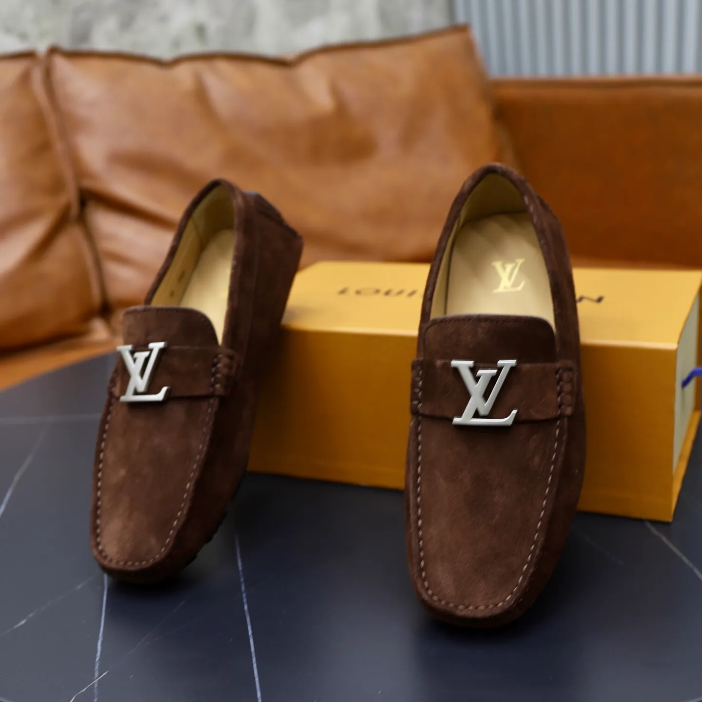 Ex-factory price: 480💰【LV】Louis Vuitton ⚠️High-end men’s driving and pedal series ⚠️38-44 (customized for 45) ⚠️All original cowhide leather! Thick and soft! Made entirely of calfskin lining! Rubber sheet anti-slip beanie sole! Three-dimensional package technology! Fashionable and classic! Handicrafts! Original high quality! Feel free to compare!